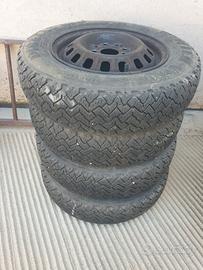 4 pneumatici pirelli winter con cerchi ferro