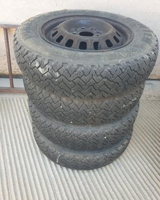 4 pneumatici pirelli winter con cerchi ferro
