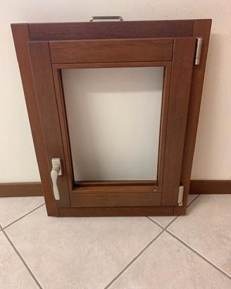 FINESTRA IN LEGNO CM 52 X 67
