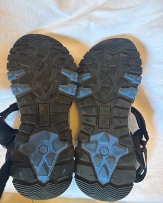 Marca Fila scarpe aperte come nuove