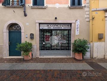 NEGOZIO A MONTICHIARI