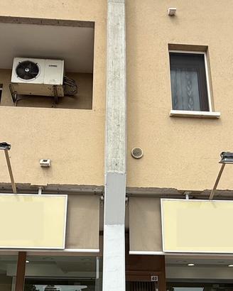 Insegna illuminata LED per negozio