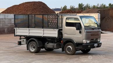 Autocarro Nissan Cabstar 35