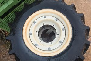 Gomme per trattore agricolo complete di cerchi