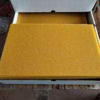 Apicoltura cera d' api stampata