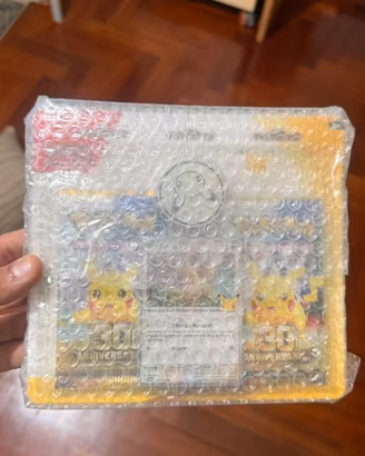 Blister Eevee + 5 Bustine Pokemon 30ºanniversario