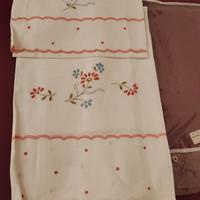 Set asciugamani misto lino ricamati 