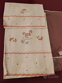 Set asciugamani misto lino ricamati 