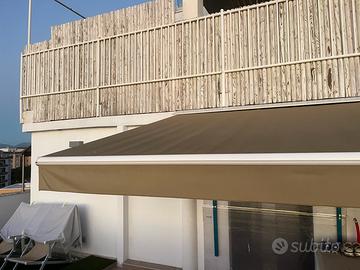 Tenda da sole a bracci estendibili motorizzata