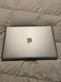 Macbook pro 15 pollici con hard disk ssd e sierra
