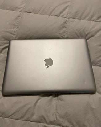Macbook pro 15 pollici con hard disk ssd e sierra