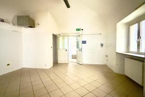 NEGOZIO A NOVI LIGURE