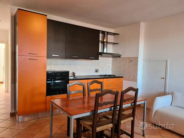 Trilocale arredato in edificio nuova costruzione