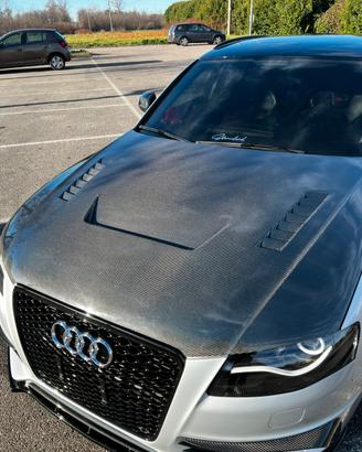 Cofano in carbonio Audi