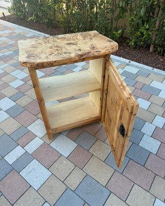 Mobiletto artigianale in pioppo pinato