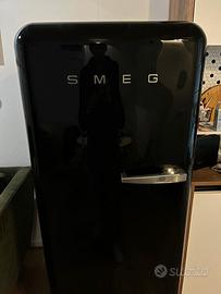 SMEG FAB28LBL3
