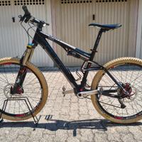 Mountain bike CUBE - 130 AMS escursione 150mm