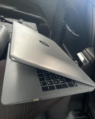 Portatile HP 250 G7 15.6″ Intel Core i3, SSD 250GB