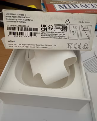 Airpods 4