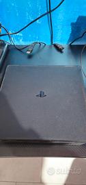 Console ps4 1Tb+2 joypad +1 gioco nuovo imballato
