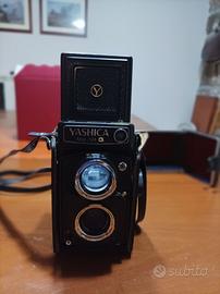 Macchina fotografica YASHICA MAT 124 G