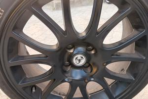 Cerchi tributo ferrari per 500 abarth