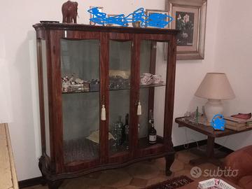 VETRINA ANTICA