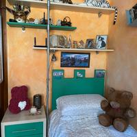 Letto singolo laccato verde