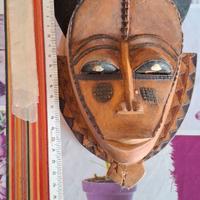 maschera africana in legno