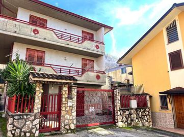 CASA INDIPENDENTE A SERINO