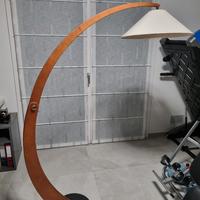 Lampada da terra ad arco