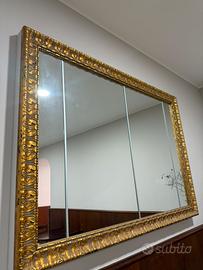 specchio vintage con cornice dorata stile barocco