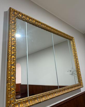 specchio vintage con cornice dorata stile barocco