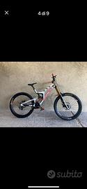 Mtb dh satacruz v10