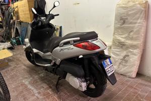 YAMAHA XMAX CARENE COMPLETE NUOVE!