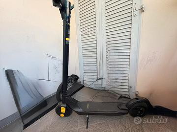 Monopattino elettrico Lexgo R8 lite 20 km/h