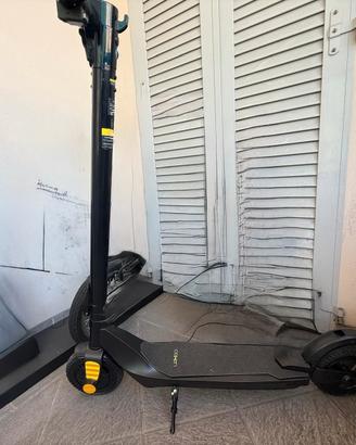 Monopattino elettrico Lexgo R8 lite 20 km/h