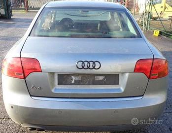 Audi A4 lunotto fanalini tastiere