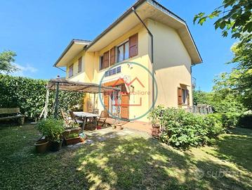 Villa di 100 m² con 4 locali e box auto a Marliana