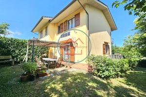 Villa di 100 m² con 4 locali e box auto a Marliana