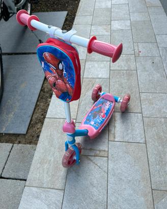 Monopattino spiderman
