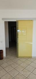 2 porte a vetro scorrevoli