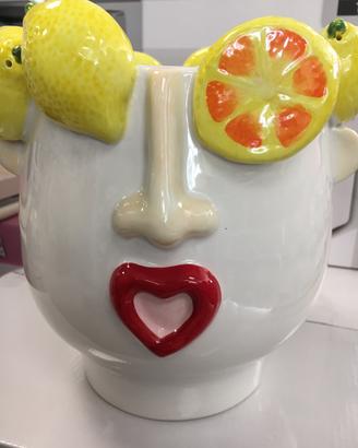 Vaso in ceramica bianca