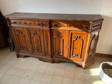 Credenza antica in noce stile neorinascimentale