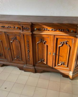 Credenza antica in noce stile neorinascimentale