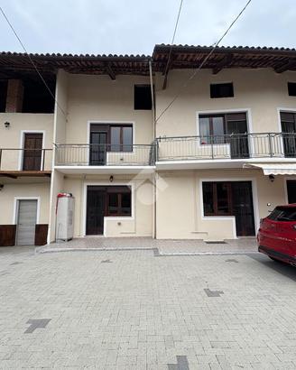 CASA SEMINDIPENDENTE A CARAVINO