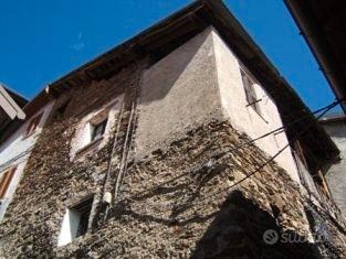 RUSTICO ALTA VALSASSINA Vendrongo frazione Noceno