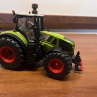 Trattore Claas Axon marca Siku