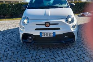 Auto 500 Abarth 695