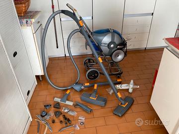 Aspirapolvere e macchina vapore professionale